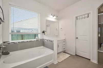 418 Wellshire Drive, West Columbia, UT 77486 - Photo 26