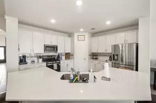 418 Wellshire Dr, West Columbia, UT 77486 - Photo 12