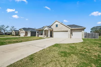 418 Wellshire Drive, West Columbia, TX 77486 - Photo 2