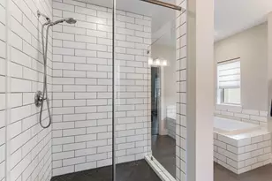 2612 Zemmer Ln, Houston, TX 77008 - Photo 34