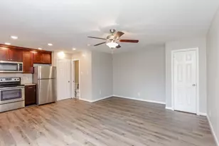808 1/2 W Main St, Houston, TX 77006 - Photo 2