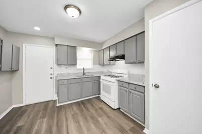 1736 Crestdale Drive #6, Houston, TX 77080 - Photo 10