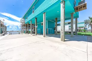 957 Private Rd 675, Sargent, TX 77414 - Photo 6