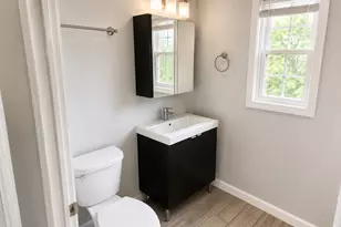 1825 1/2 Santa Rosa St, Houston, TX 77023 - Photo 4