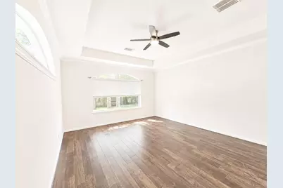 98 W Knightsbridge Drive, The Woodlands, TX 77385 - Photo 16