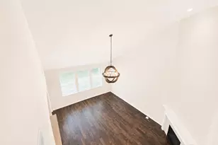 98 W Knightsbridge Dr, The Woodlands, TX 77385 - Photo 8