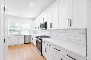 7903 Sunnyhill St, Houston, TX 77088 - Photo 6