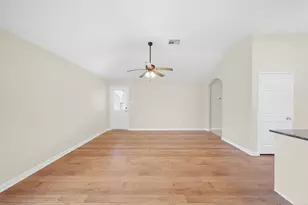 9834 Opal Rock Dr, Rosharon, TX 77583 - Photo 4