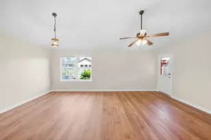 9834 Opal Rock Dr, Rosharon, TX 77583 - Photo 6