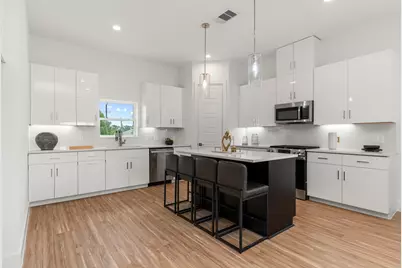 4718 Thornton Views  Rd, Houston, TX 77018 - Photo 16