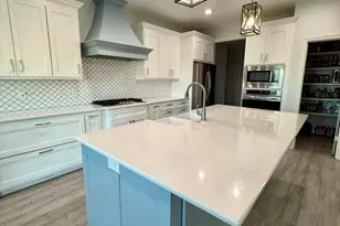 2295 Diamond D Dr, Beaumont, TX 77713 - Photo 10