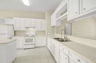 1748 Hazelwood St, Conroe, TX 77301 - Photo 14