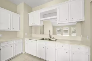 1748 Hazelwood St, Conroe, TX 77301 - Photo 10