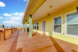 972 Hamilton Dr, Crystal Beach, TX 77650 - Photo 32