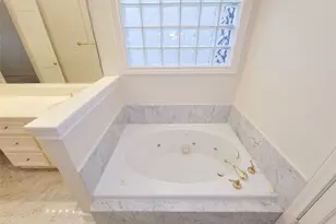 2211 Augusta Dr, Houston, TX 77057 - Photo 18