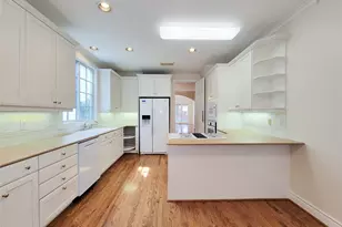 2211 Augusta Dr, Houston, TX 77057 - Photo 10