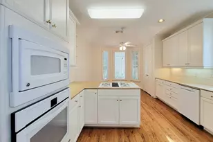 2211 Augusta Dr, Houston, TX 77057 - Photo 8