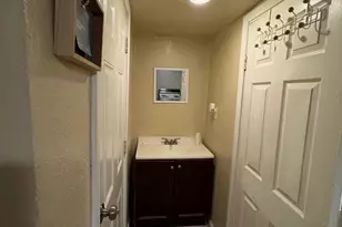 3310 A Campbell St, Houston, TX 77026 - Photo 8