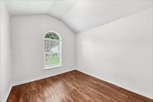 2204 Perkins Crossing Dr, Conroe, TX 77304 - Photo 14