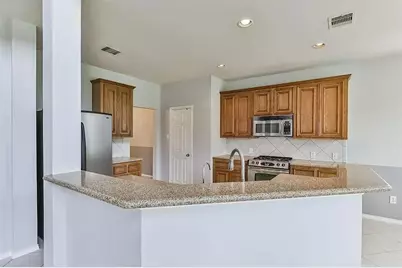 13002 Misty Bay Ln, Pearland, TX 77584 - Photo 6