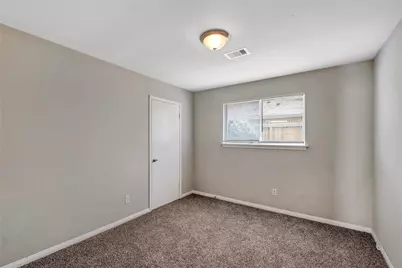 11862 S Evelyn Circle, Houston, TX 77071 - Photo 8