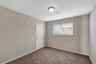 11862 S Evelyn Cir, Houston, TX 77071 - Photo 8