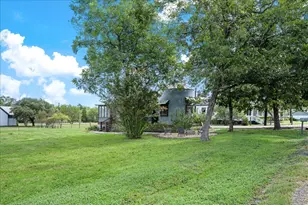 108 N Scott St, Fayetteville, TX 78940 - Photo 22
