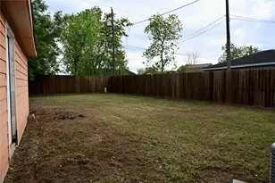 252 Bastrop St, Angleton, TX 77515 - Photo 10