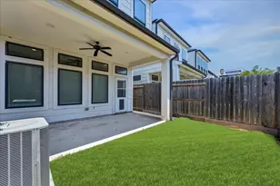 5237 Cornish St, Houston, TX 77007 - Photo 2
