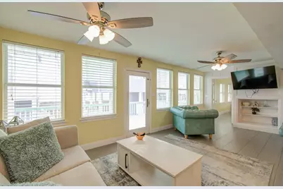 21225 Gulf Dr, Galveston, TX 77554 - Photo 22