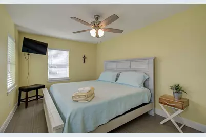 21225 Gulf Dr, Galveston, TX 77554 - Photo 18