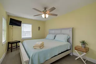 21225 Gulf Dr, Galveston, TX 77554 - Photo 18