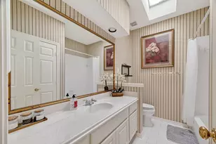 2827 Timber Briar Cir, Houston, TX 77059 - Photo 14