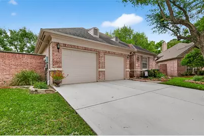 2827 Timber Briar Circle, Houston, TX 77059 - Photo 32