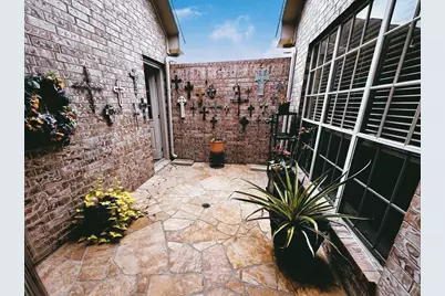 2827 Timber Briar Circle, Houston, TX 77059 - Photo 20