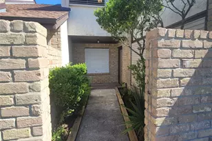 7523 Beaudelaire Cir, Galveston, TX 77551 - Photo 2