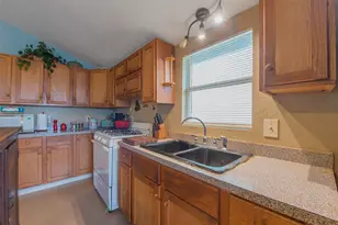 7030 Terrasso Dr, Hitchcock, TX 77563 - Photo 14