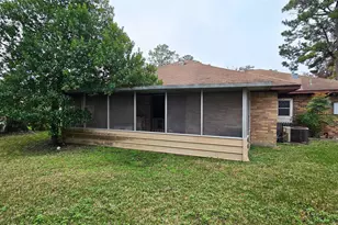 10134 Bretton Dr, Houston, TX 77016 - Photo 10