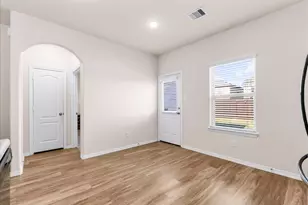 9731 Colsterdale Ct, Houston, TX 77044 - Photo 4