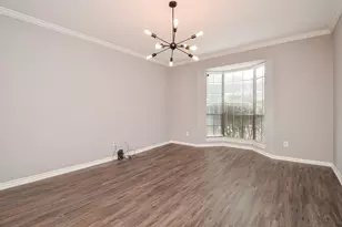 2255 Braeswood Park Dr, Houston, TX 77030 - Photo 2
