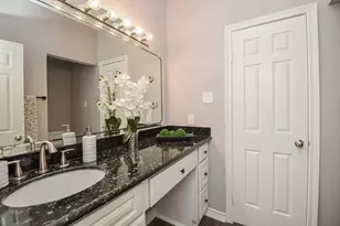 2255 Braeswood Park Dr, Houston, TX 77030 - Photo 18