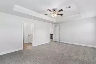 10 Keystone Ct, Angleton, TX 77515 - Photo 2