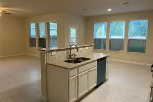 106 Easton Glen Ln, Dickinson, TX 77539 - Photo 4