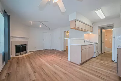2750 Holly Hall Street #910, Houston, TX 77054 - Photo 2