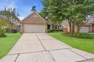 47 Delphinium Pl, The Woodlands, TX 77382 - Photo 2