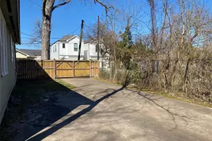1110 E 27th St, Houston, TX 77009 - Photo 12