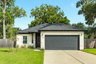 236 Prescott Dr, West Columbia, TX 77486 - Photo 1