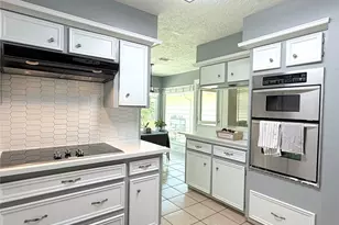 1402 Trailwood Village Dr, Houston, TX 77339 - Photo 8