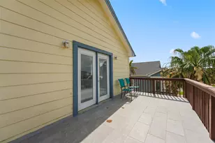 22517 Bay Point Dr, Galveston, TX 77554 - Photo 18