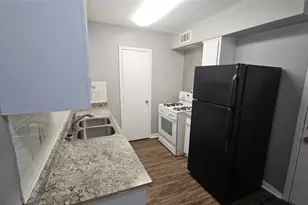 10806 Safeguard St, Houston, TX 77047 - Photo 6